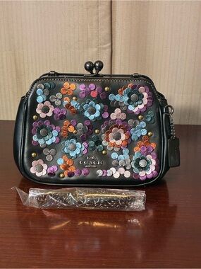Coach Black Pearl Floral Appliqué Kiss-Lock Hand Bag